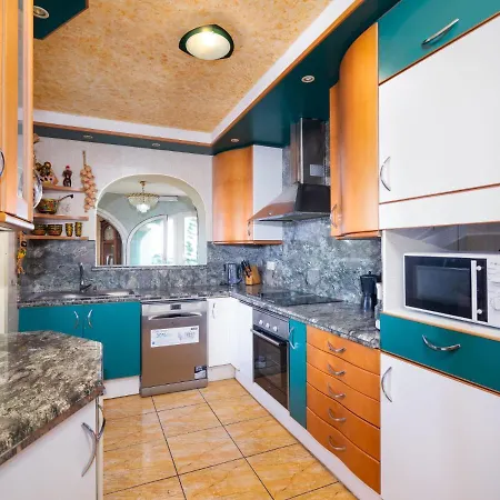 Velvet Villa