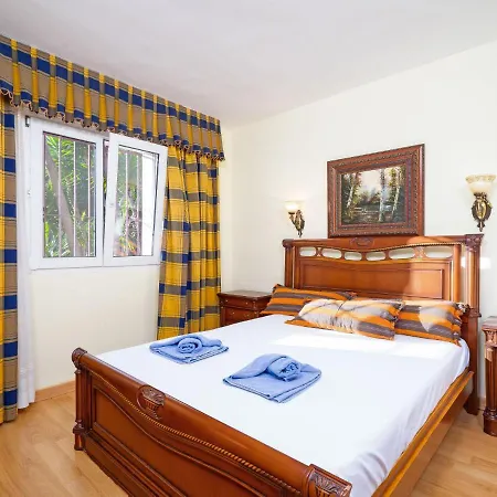 Velvet Villa
